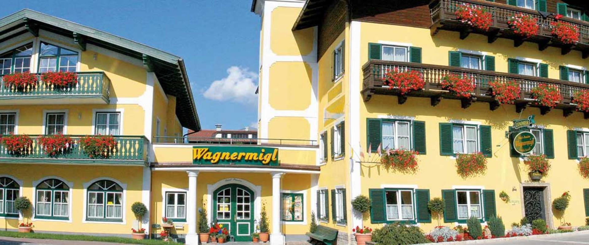 30655 Motorrad Hotel Wagnermigl Salzburger Land.jpg