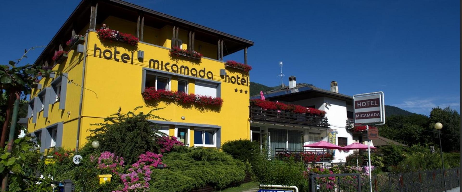 14542 Motorrad Hotel Micamada am Gardasee.jpg