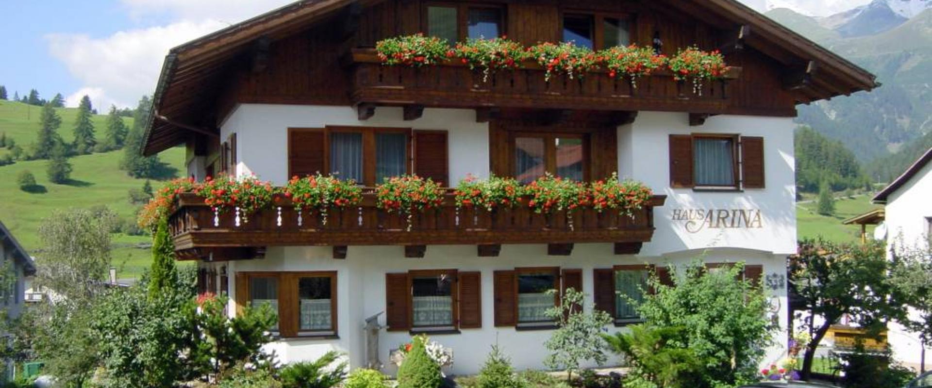 12074 Motorrad Hotel Arina in Tirol.jpg