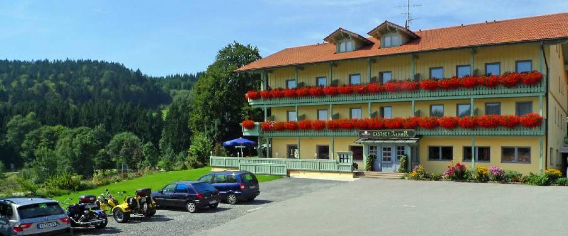 12501 Motorrad Hotel Reiner im Bayerischen Wald.jpg