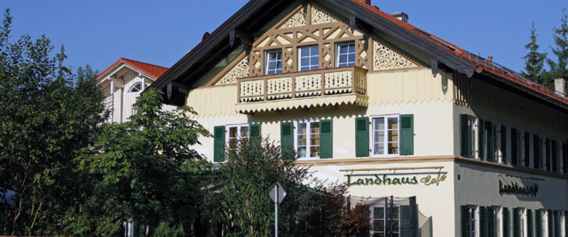15025 Motorrad Hotel Landhaus in Oberbayern.jpg