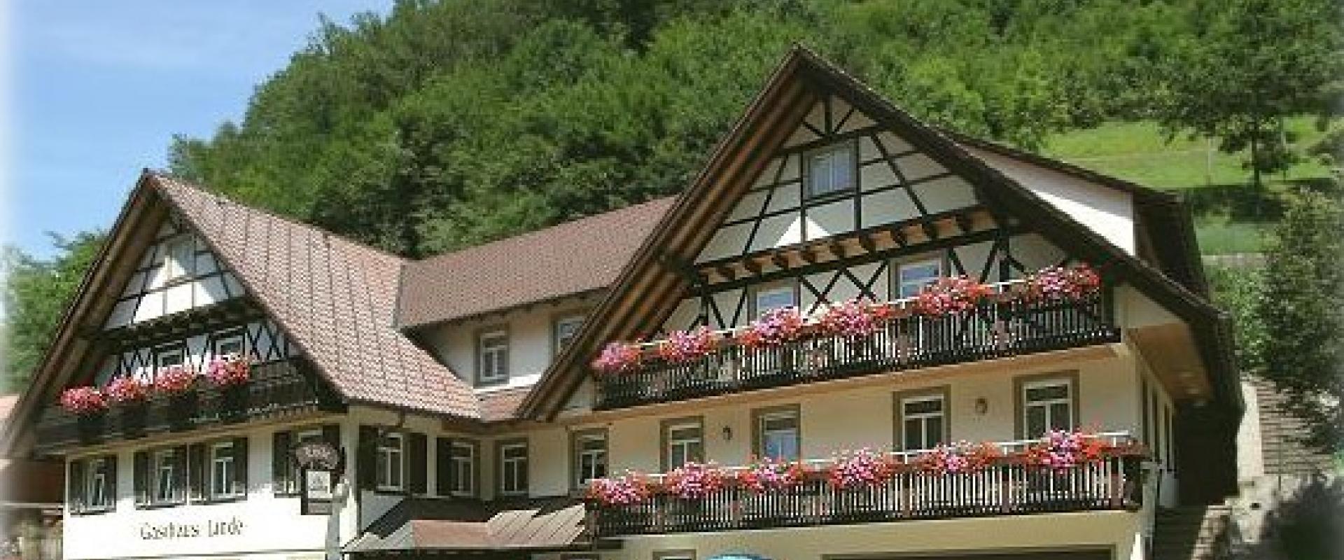 15142 Motorrad Hotel Zur Linde im Schwarzwald.jpg