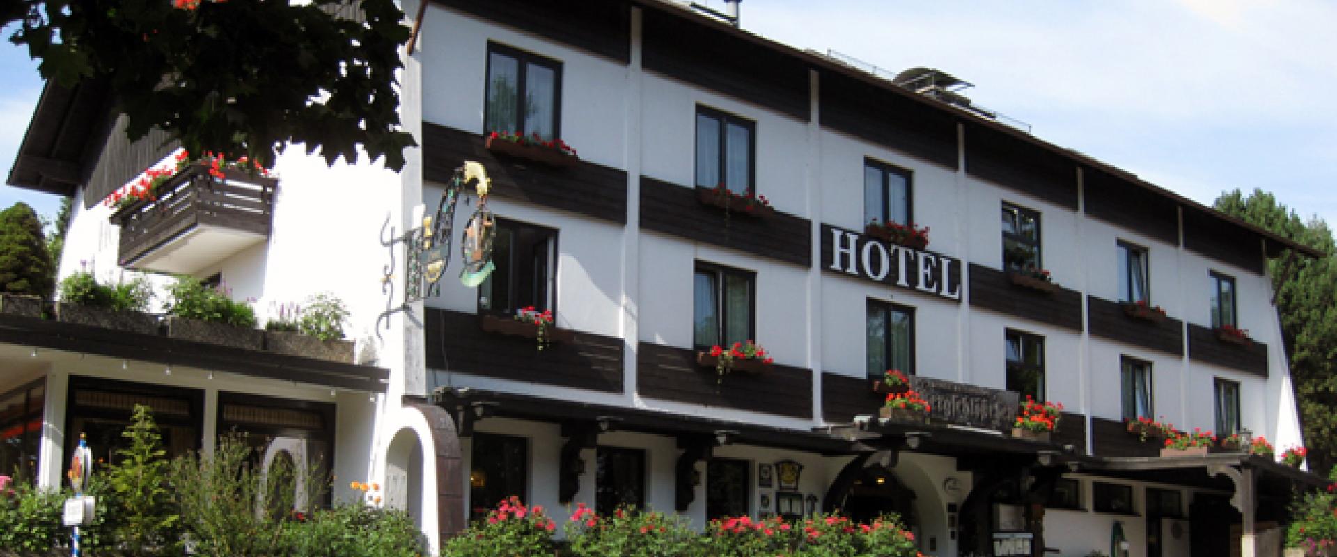 15560 Motorrad Hotel Bergschlösschen in Hunsrück.jpg