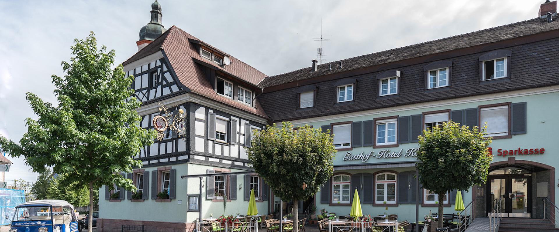 12594 Biker Hotel Kopf im Schwarzwald.jpeg