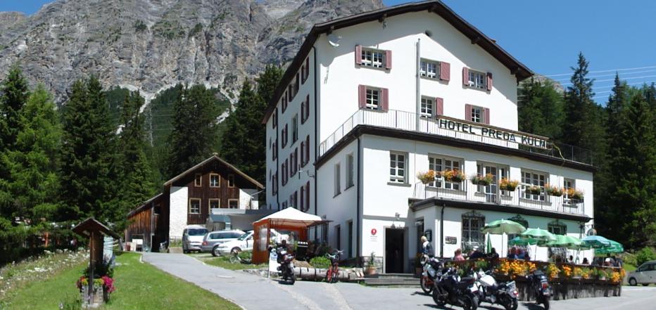 13815 Motorrad Hotel Preda Kulm in Graubünden.jpg