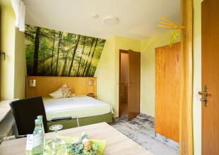12562 Biker Hotel Talblick in Sachsen 2.jpg