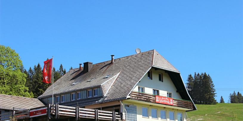 30712 Biker Hotel Kokoschinski Schwarzwald Ansicht.jpg