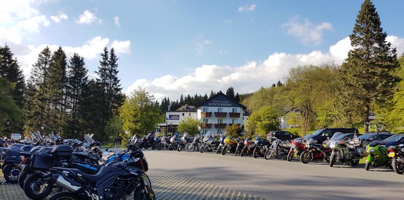 14923 Biker Hotel Winterberg Resort Sauerland Ansicht Motorrad.jpg