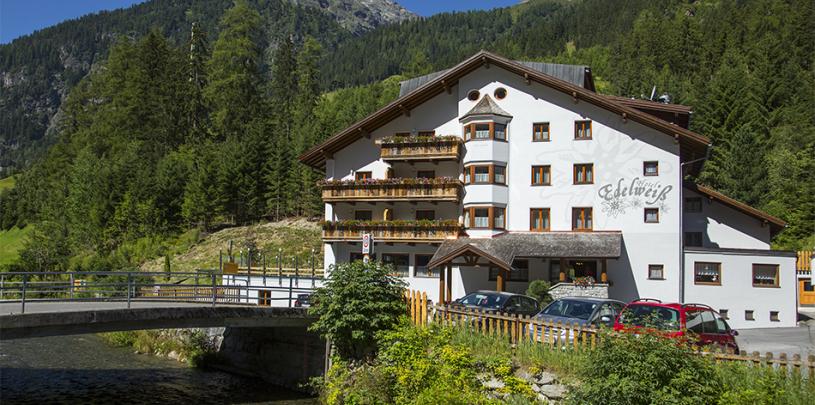 30752 Hotel Edelweiß Kaunertal Ansicht_52A8523.jpg