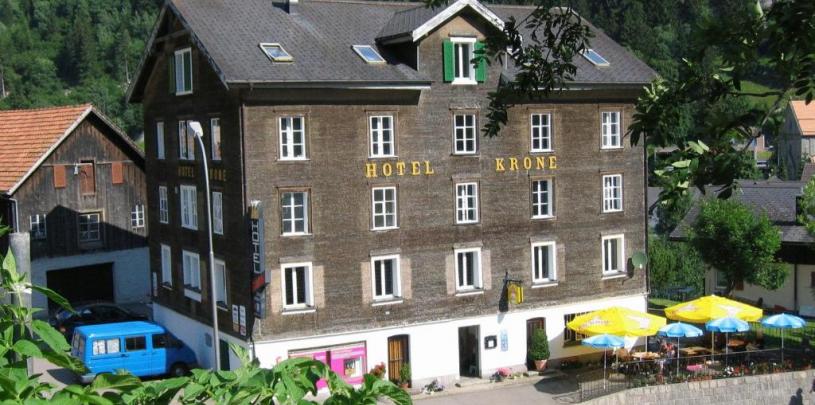 13866 Biker Hotel Krone in der Zentralschweiz.jpg