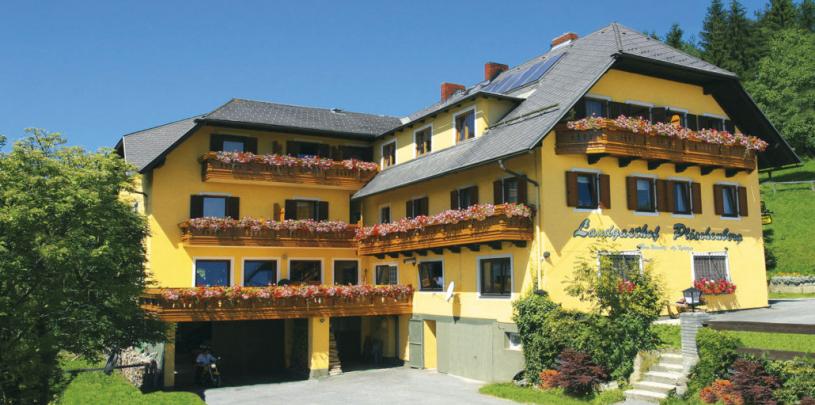 13899 Motorrad Hotel Plöschenberg in Kärnten.jpg