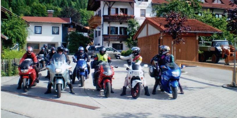11080 Motorrad Hotel Theresenhof in Oberbayern.jpg