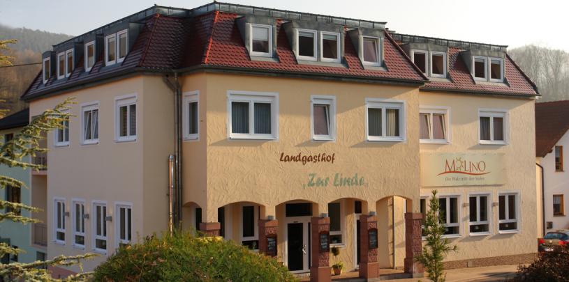 11622 Biker Hotel Zur Linde in der Pfalz.jpg