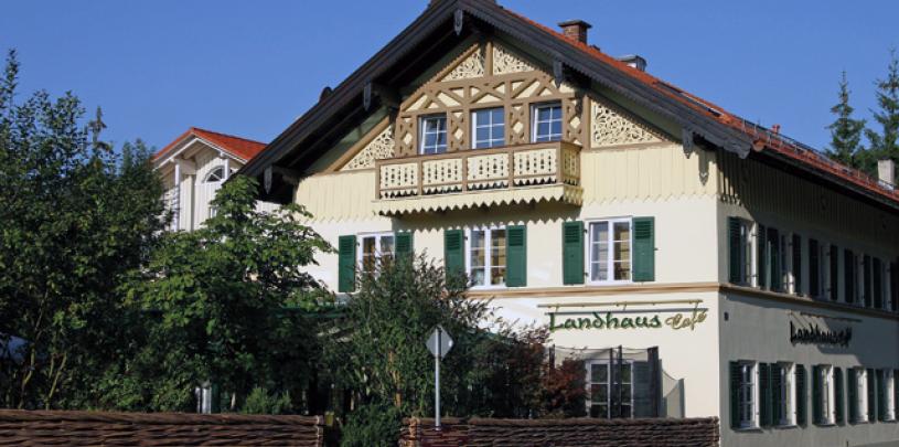 15025 Motorrad Hotel Landhaus in Oberbayern.jpg