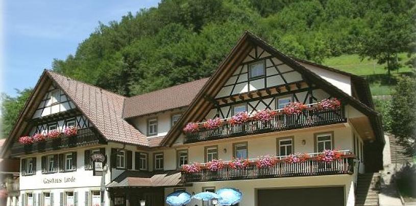 15142 Motorrad Hotel Zur Linde im Schwarzwald.jpg