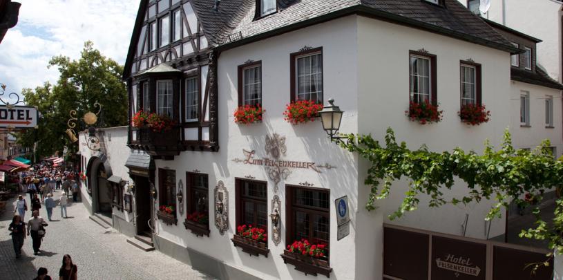 15152 Biker Hotel Felsenkeller am Romantischen Rhein.jpg