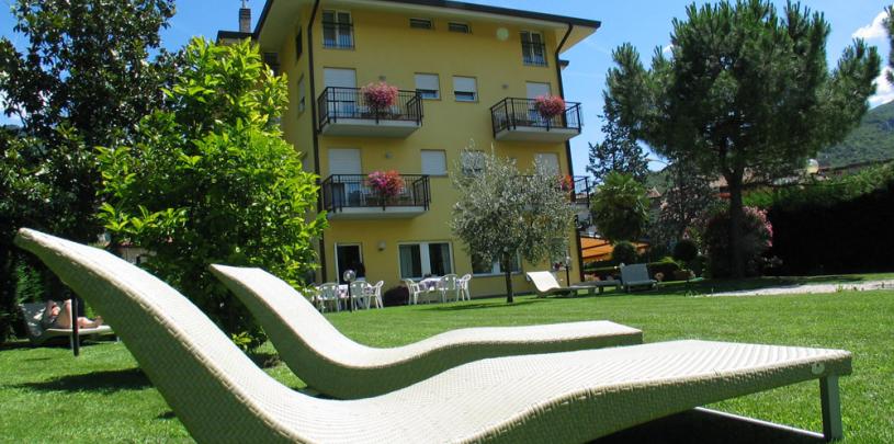 13982 Motorrad Hotel Toresela am Gardasee.jpg
