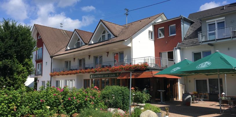 14356 Motorrad Hotel zur Linde im Schwarzwald.JPG
