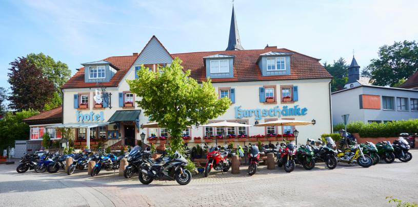 21277 Biker Hotel Burgschänke in der Pfalz.jpg