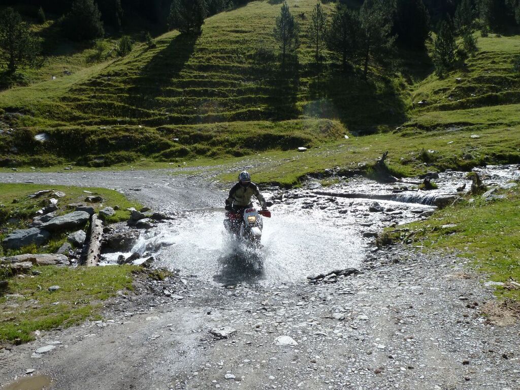 Fluss_Motorrad