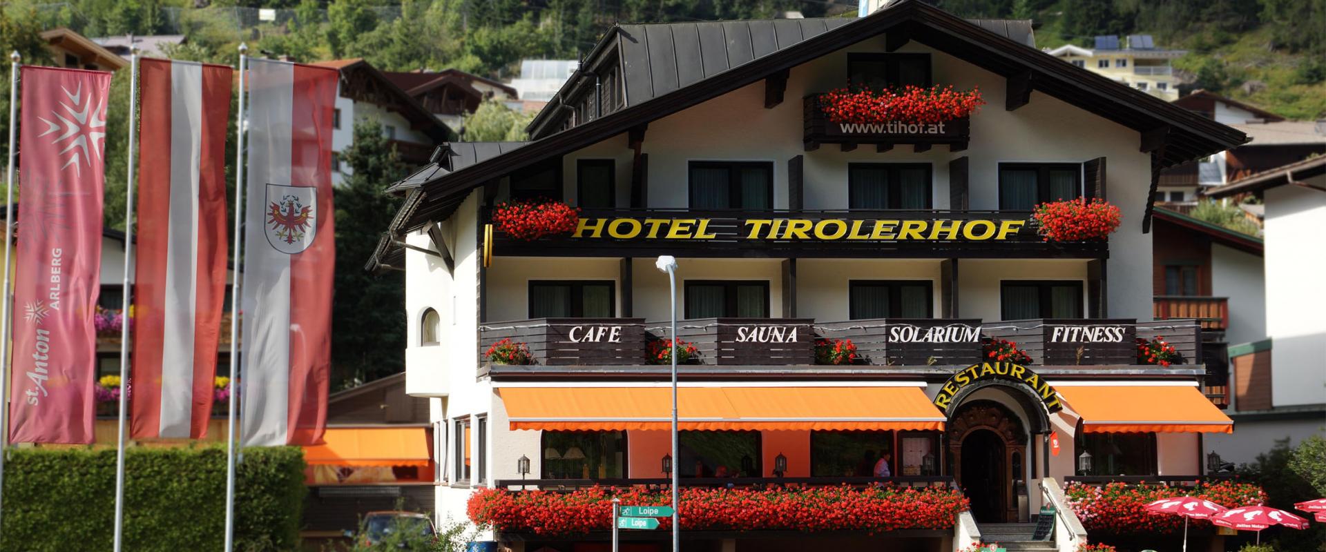 30327 Biker Hotel Tirolerhof im Vorarlberg.jpg