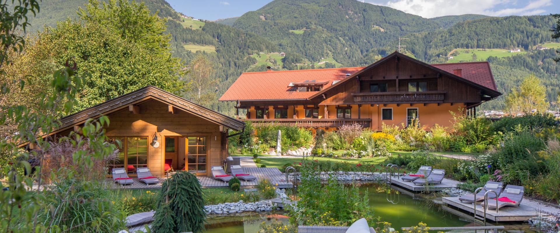 14936 Motorrad Hotel Burgfrieden in Südtirol/Dolomiten.jpg