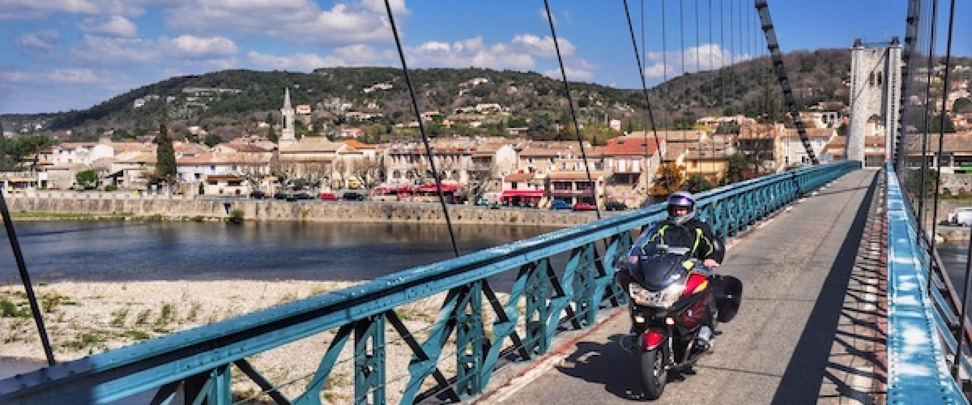 Ardèche-Brücke bei Saint-Martin-d'Ardèche.jpg
