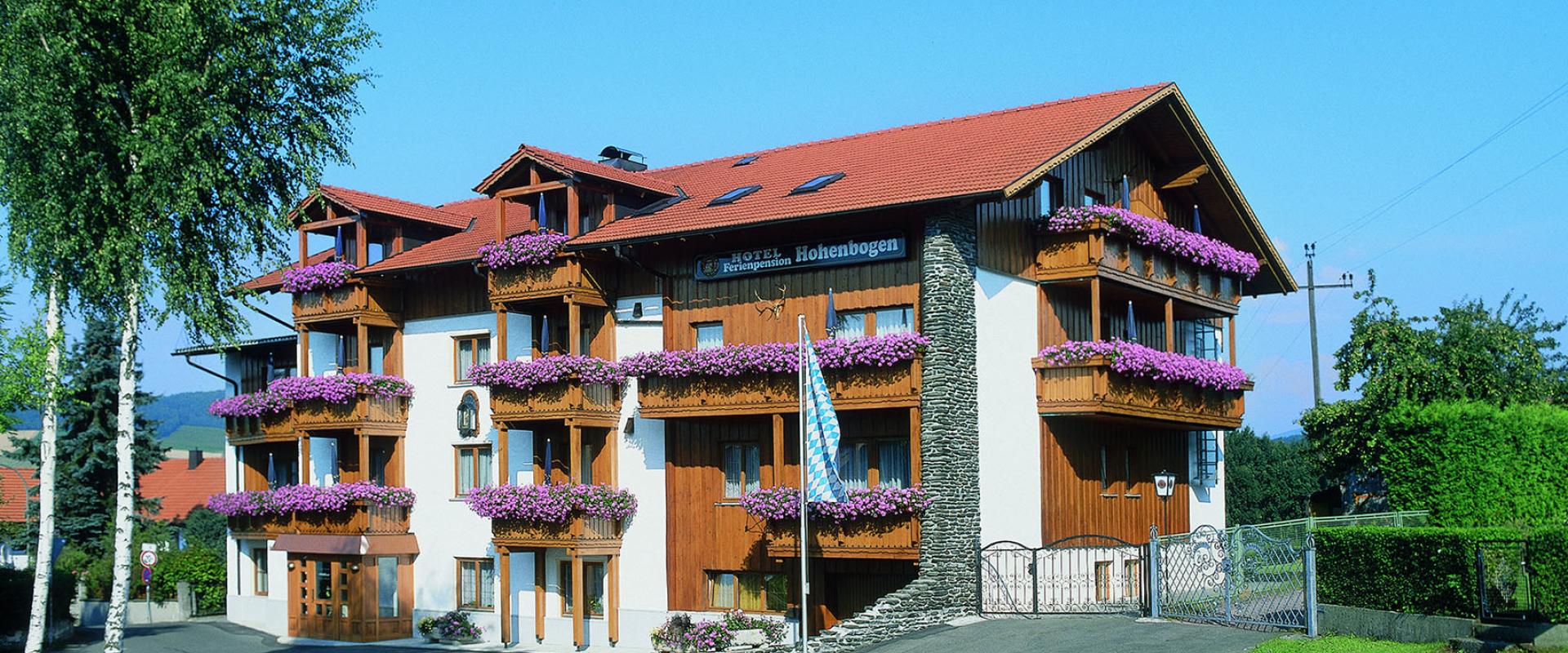 30819 BIke Hotel Hohnenbogen Bay.Wald Ansicht.jpeg