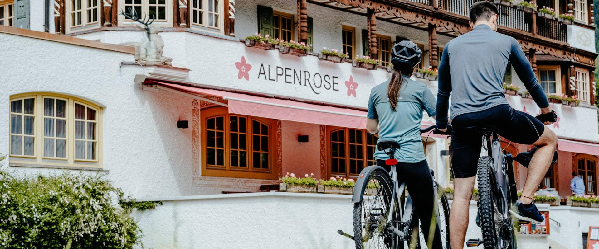 13689 Hotel Alpenrose Oberbayern Ansicht ebike.jpeg
