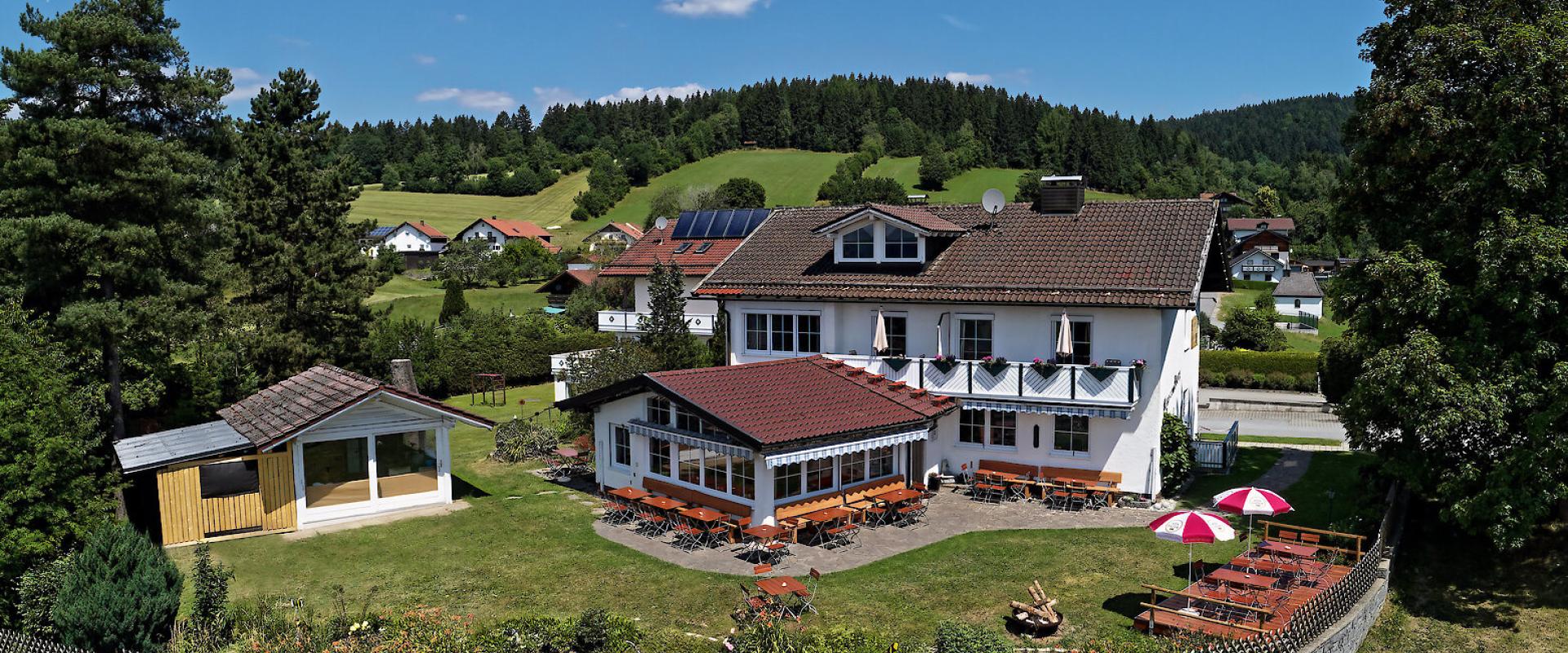 30977 Hotel am Berg Ansicht.jpg