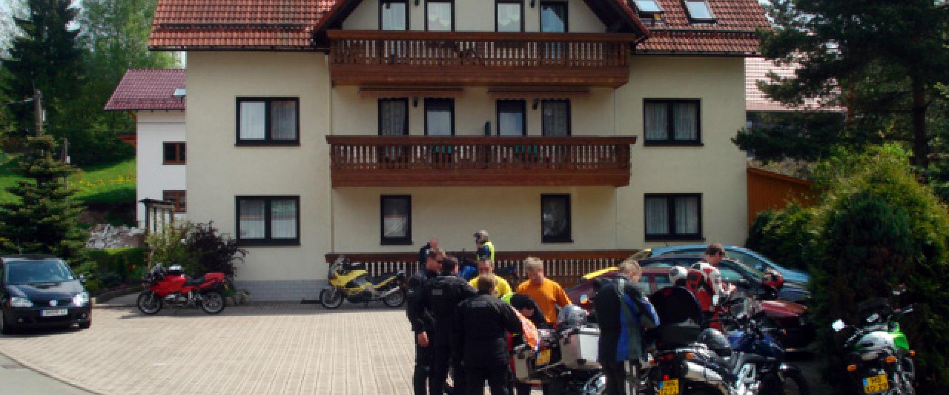 11482 Motorrad Hotel Zum Pfefferstübchen in Thüringen.jpg
