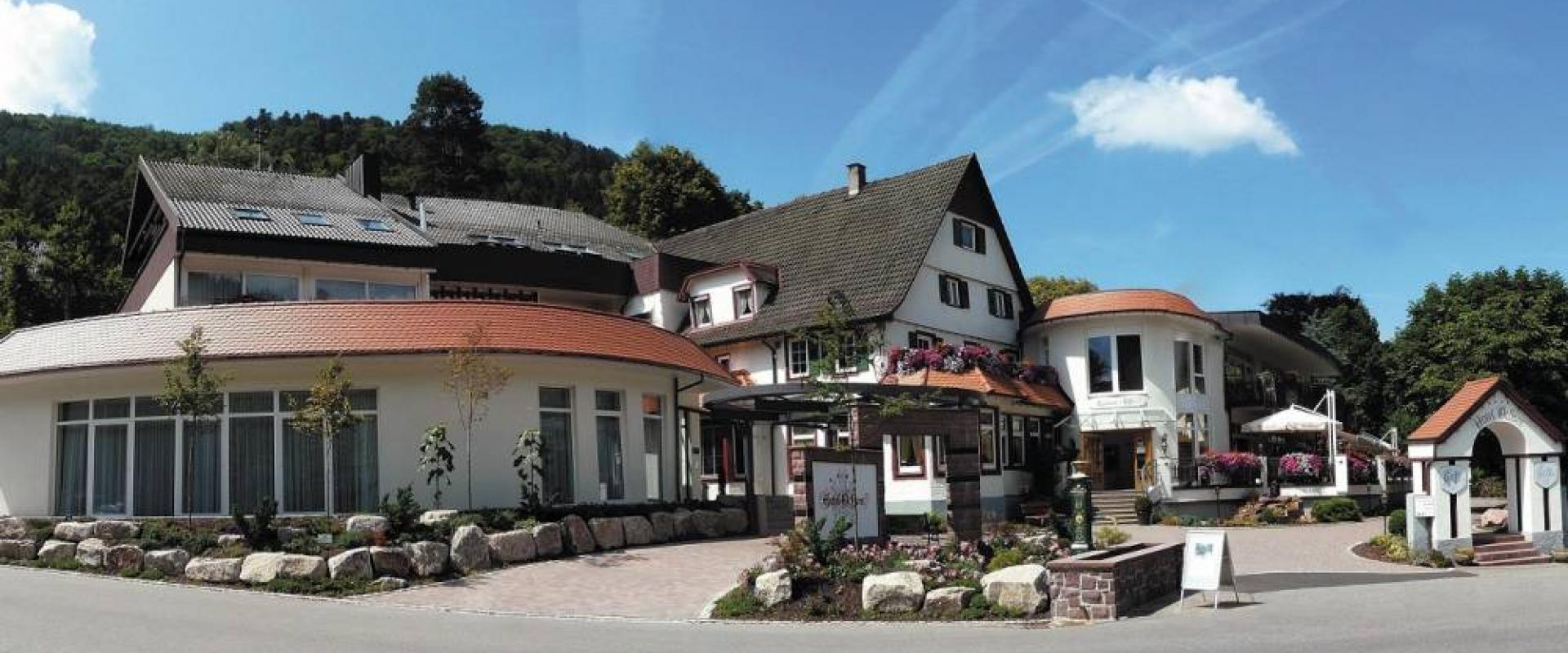 12861 Motorrad Hotel Ochsen im Schwarzwald.jpg
