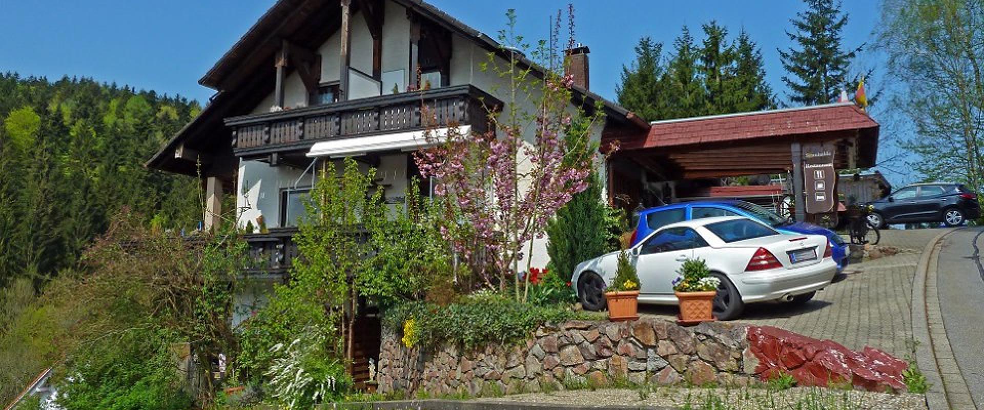 14376 Motorrad Hotel Sonnhalde im Schwarzwald.jpg