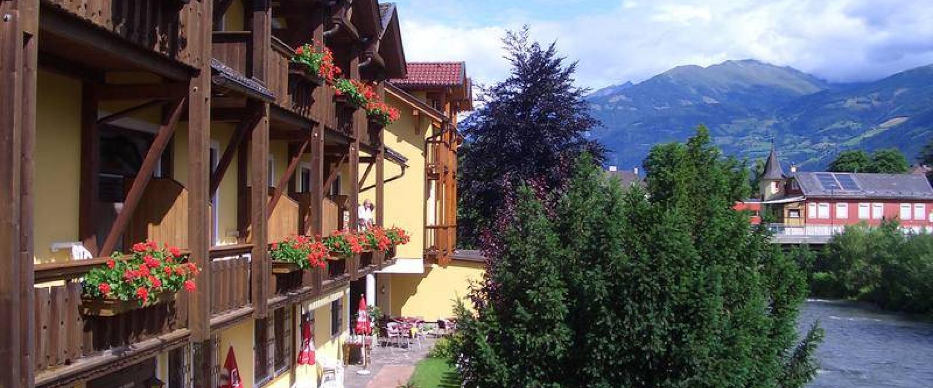 14388 Motorrad Hotel Platzer im Schwarzwald.jpg