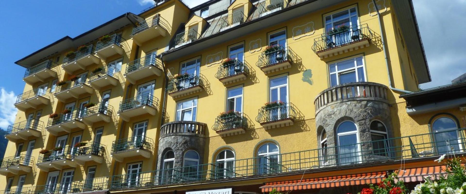 21881 Motorrad Hotel Mozart im Salzburger Land.jpg