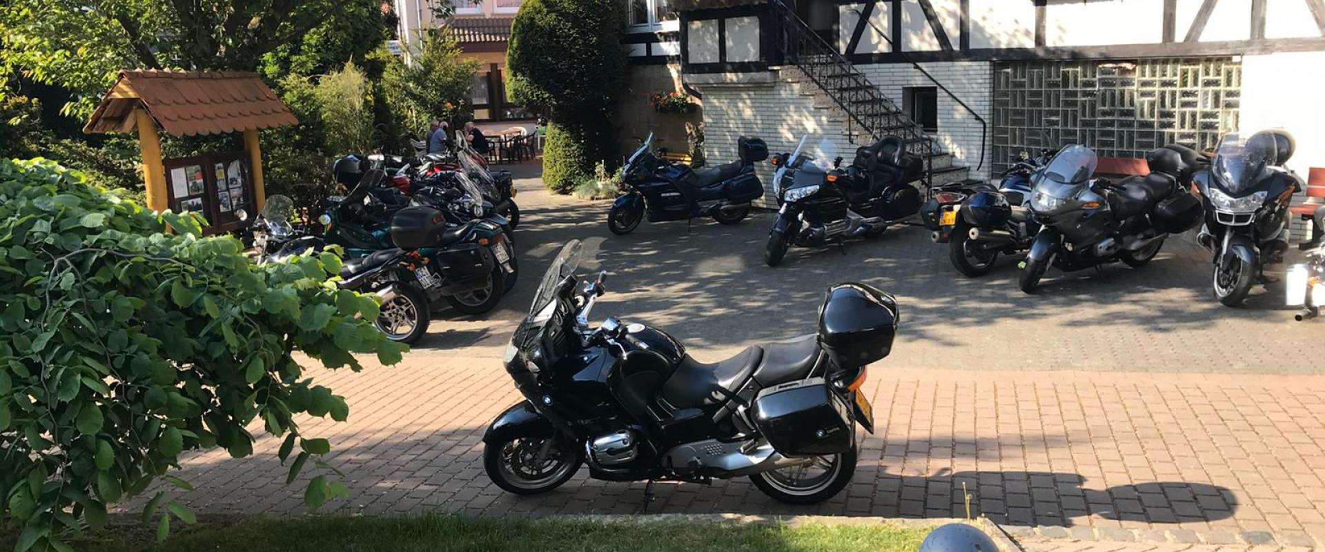 30074 Motorrad Hotel Adi im Hessischen Bergland.jpg
