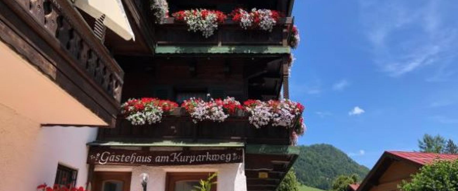14162 Motorrad Hotel am Kurparkweg in Oberbayern.JPEG