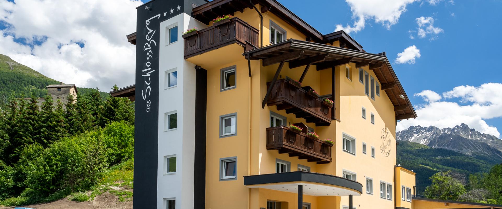 12226 Biker Hotel Schlossberg in Tirol.jpg