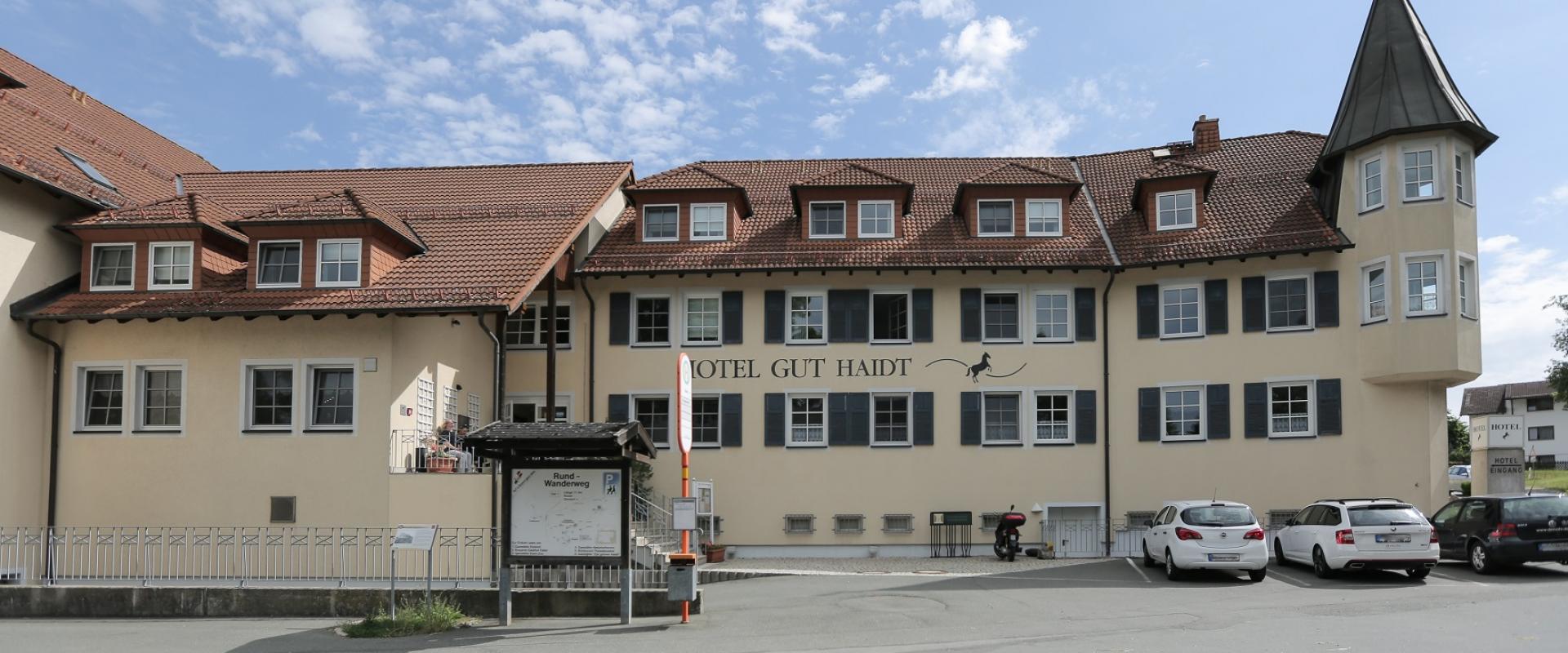 motorrad-hotel-gut-haidt-in-den-franken-bikerbetten