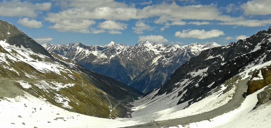 Ötztal Gletscher, mit Blick auf umliegender Berglandschaft