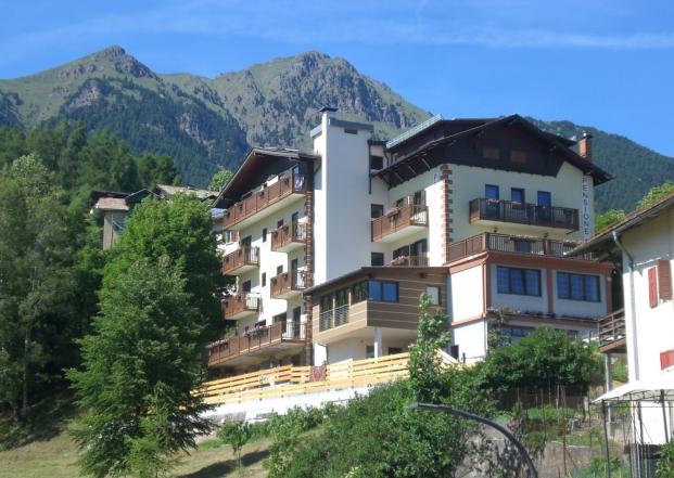 15355 Motorrad Hotel Serenetta am Gardasee Trentino.jpg