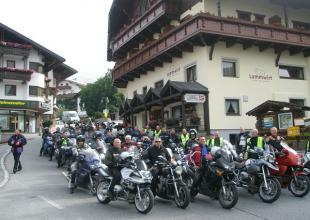 12341 Motorrad Hotel zum Lammwirt in Tirol 2.jpg