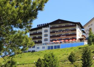13994 Motorrad Hotel Laurin in Tirol 3.jpg