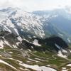 Luftaufnahme auf die Großglockner Hochalpenstraße und die umliegende Berge