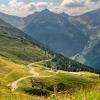 Kurvige Straße am Jaufenpass 