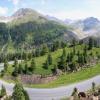 Blick von der Kaunertaler Gletscherstrasse auf Kehre und Berge