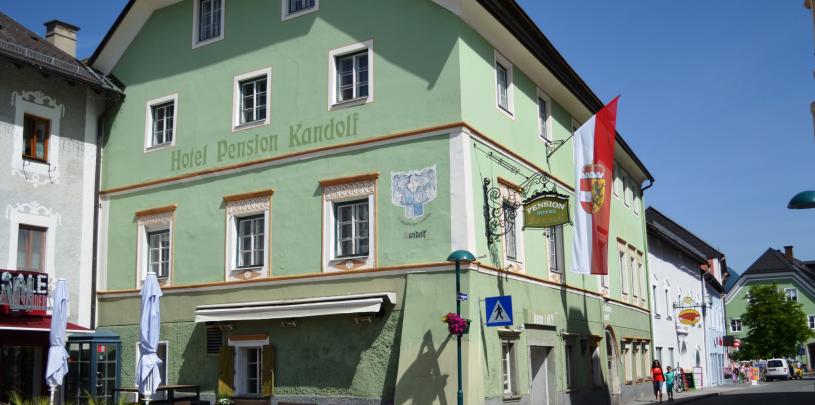 16481 Motorrad Hotel Kandolf im Salzburger Land.jpg
