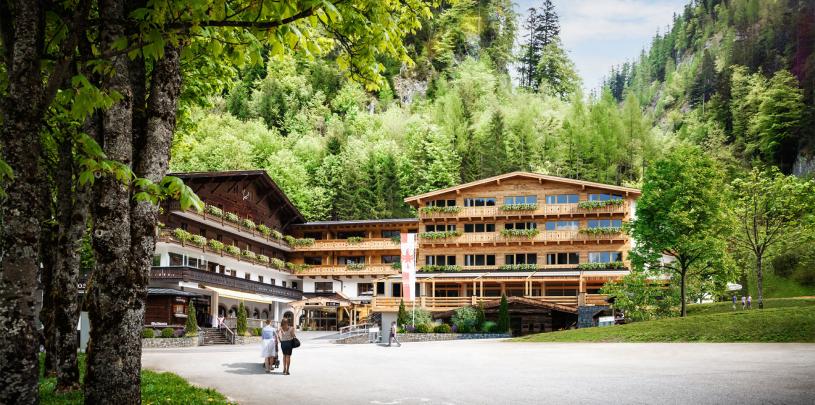 14983 Motorrad Hotel Die Eng in Tirol.jpg