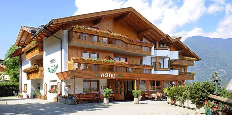 30706 Bike Hotel Waldheim Südtirol Ansicht.jpeg