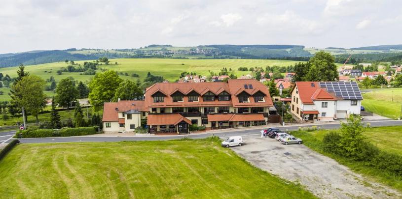 15387 Biker Hotel Krainich Thüringer Wald Ansicht.jpg